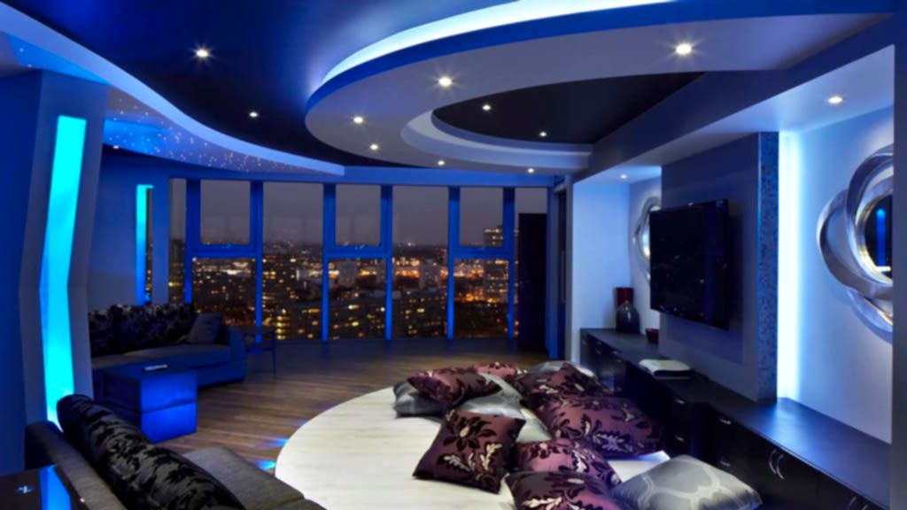 Chambre avec fenêtres au sol