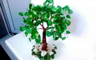 Arbres décoratifs DIY: idées et ateliers