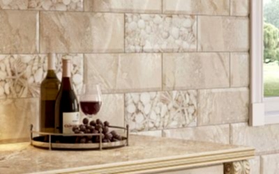 Quelles sont les tailles de carreaux de céramique disponibles pour le revêtement mural