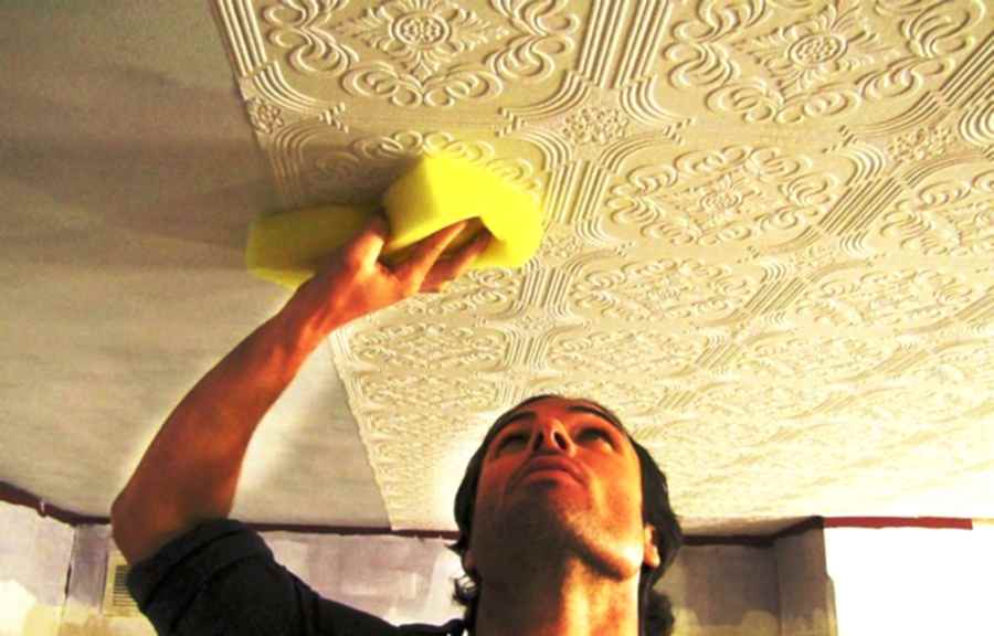 Comment coller des carreaux de plafond