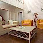 Lampadaire entre les sièges