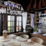 Balais d'herbe sous le plafond