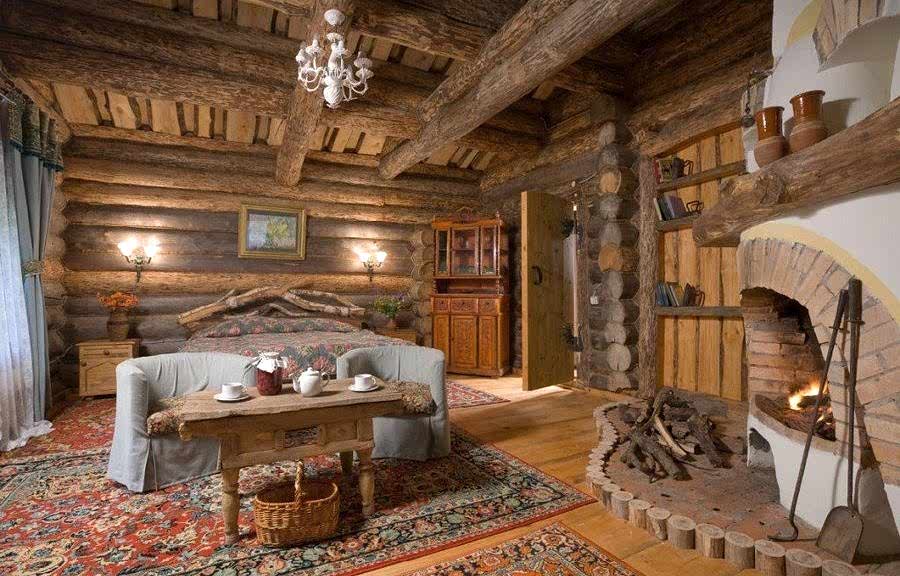 Maison en bois à l'intérieur